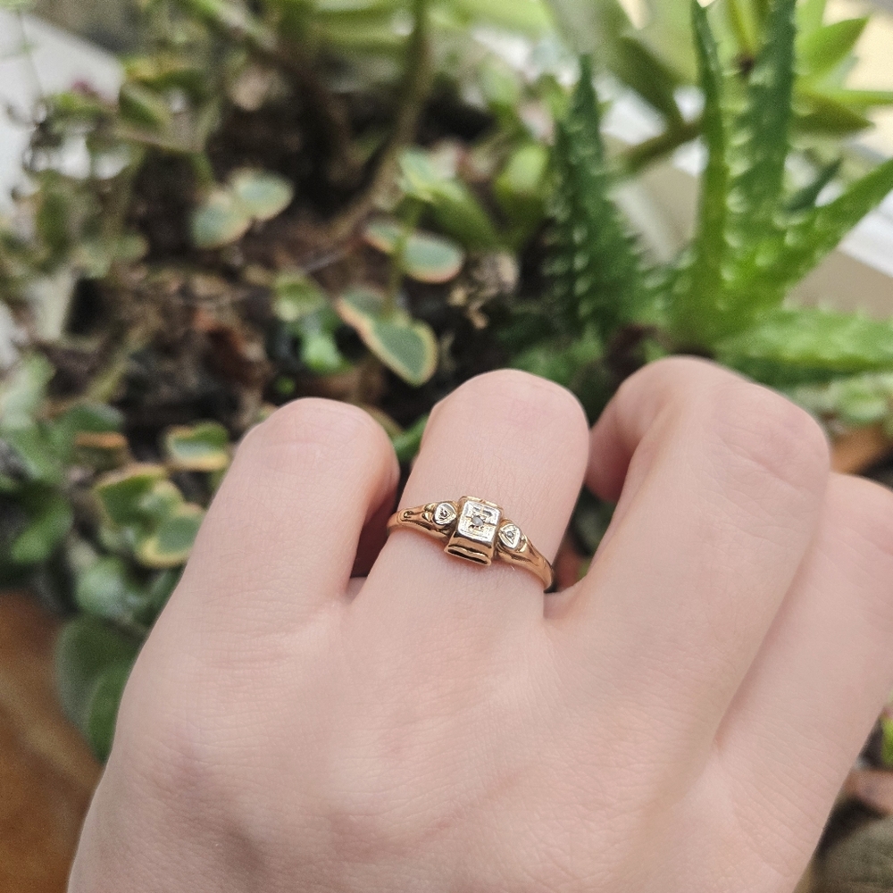 Vintage 10K Art Deco Diamond Engagement Ring, size 6.5 - Picture 5 of 16